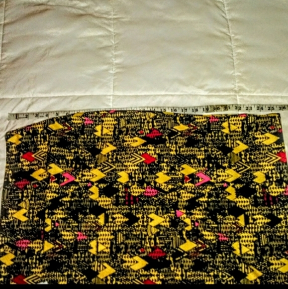 Lularoe Skirt Size 18/20 Cassie Pencil Tribal NWT - Picture 5 of 9